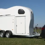 Cheval Liberte Gold One WL 1,5-sitziger Pferdeanhänger