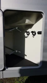 Van à chevaux Ifor Williams HBX 506 avec casier sellerie – 2 places – Bild 5